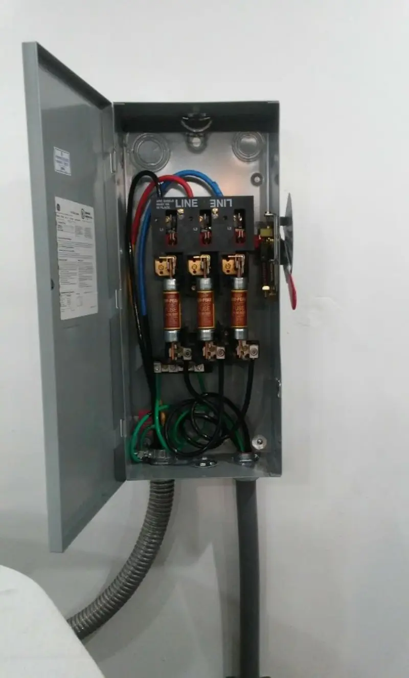 Three-phase disconnect switch installed for Electrical Wiring & Rewiring in Johnston City